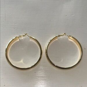 IBB CN International Bullion Metal Brokers Gold tone Hoops Earrings Signed 5 mm